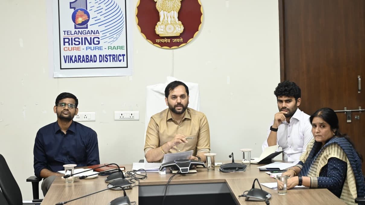 10వ తరగతి పరీక్షలు పాదర్శకంగా నిర్వహించాలి : జిల్లా కలెక్టర్  