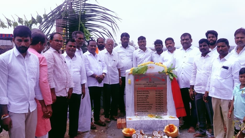 గోశాల ఏర్పాటుతో ఆధ్యాత్మిక వాతావరణం బలపడుతుంది: శ్రీకాంత్ రెడ్డి
