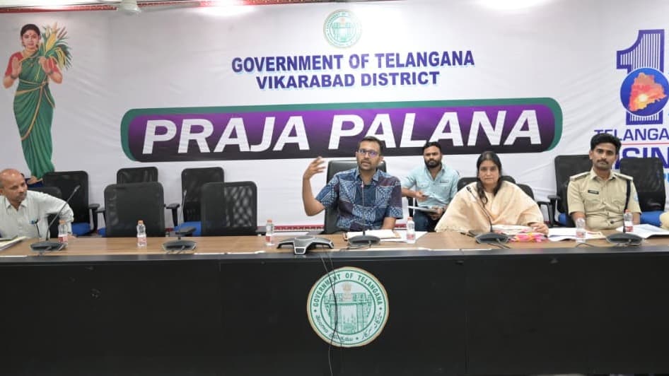 పదవ తరగతి పరీక్షలు పకడ్బందీగా నిర్వహించాలి: కలెక్టర్ ప్రతీక్ జైన్