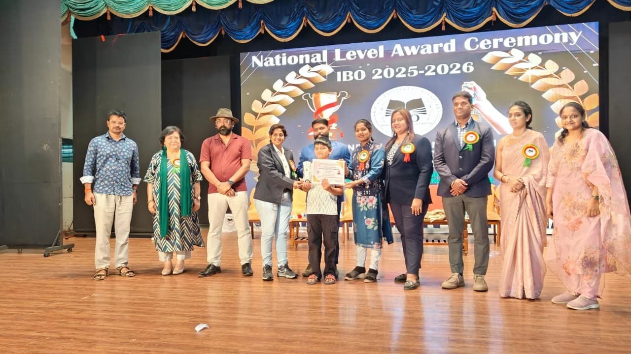 జాతీయ స్థాయిలో నేషనల్ టాపర్గా నిలిచిన వికారాబాద్ విద్యార్థి